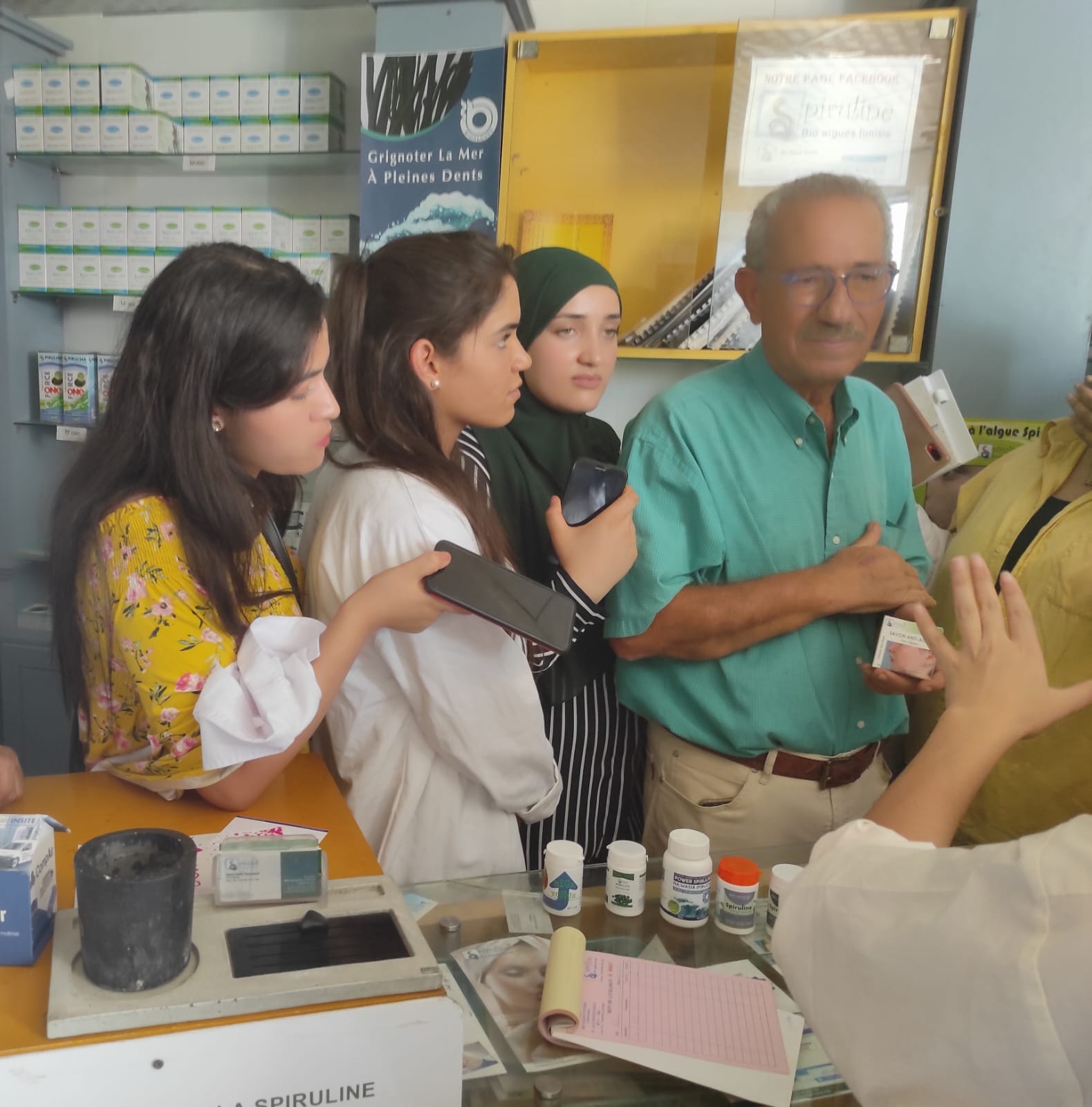 VISITE DES ÉTUDIANTS DE L'ISBB À LA SOCIÉTÉ BIOALGUE TUNISIE KSOUR ESSEF MAHDIA